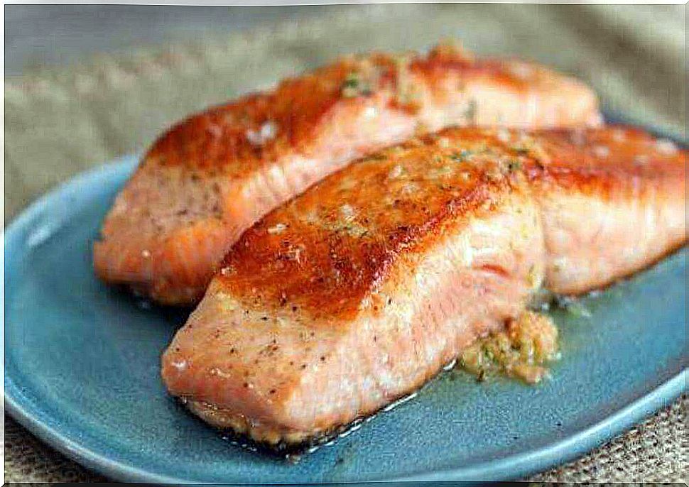 salmon helps relieve knee pain