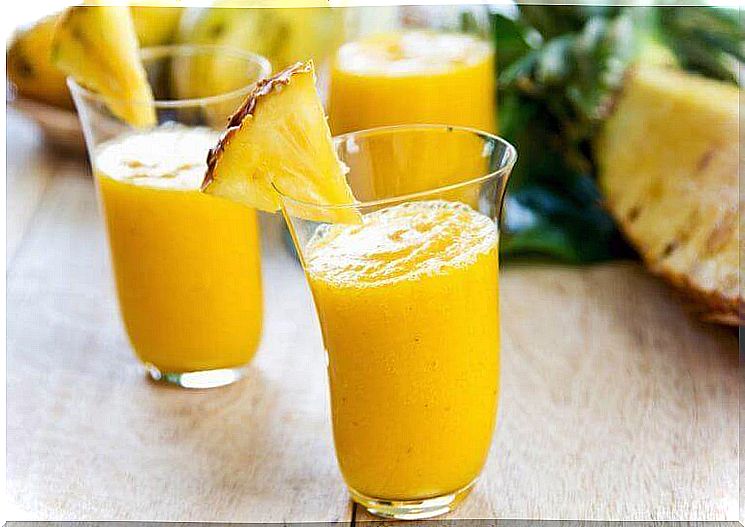 pineapple juices treat fluid swelling