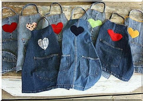 Denim aprons are an easy way to recycle old jeans