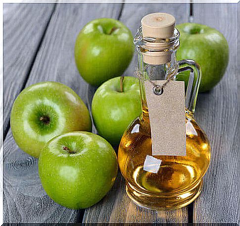 12 effective laxatives: apple cider vinegar