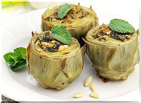 Artichoke contains prebiotics.