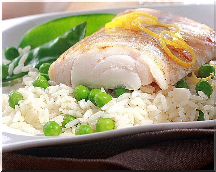 delicious fish recipes: fish on a rice bed