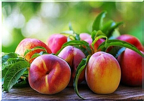 Peaches are a liquid fruit