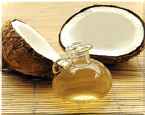 clean your teeth with coconut oil