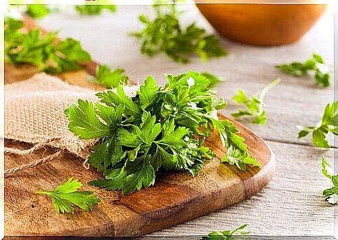 parsley on a cutting board