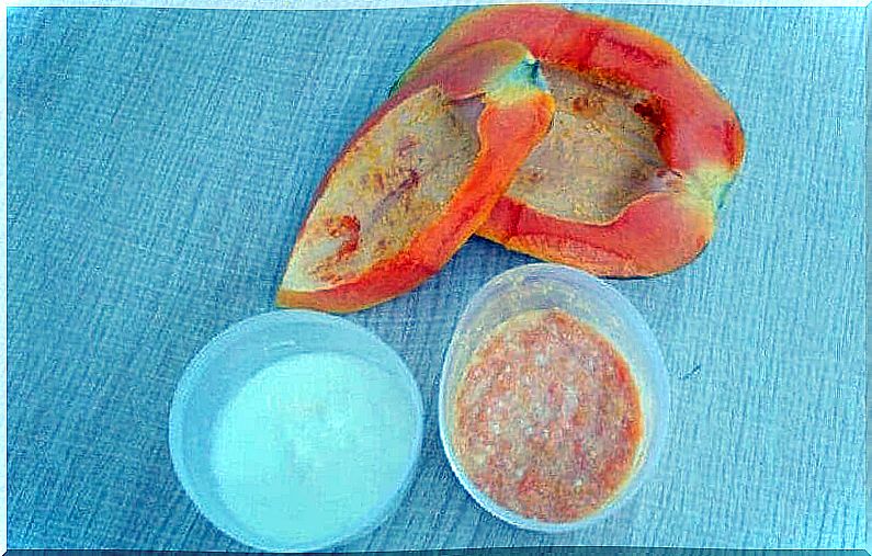 Papaya natural yogurt mask for fading acne scars