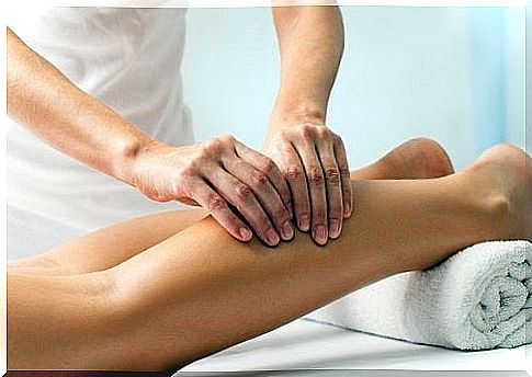 foot massage with essential oils