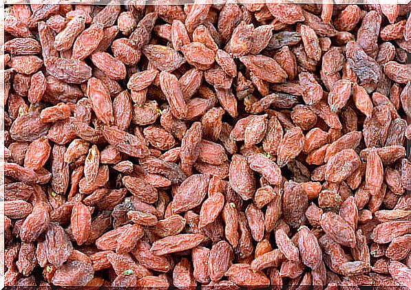 Goji berries help reduce knee inflammation.