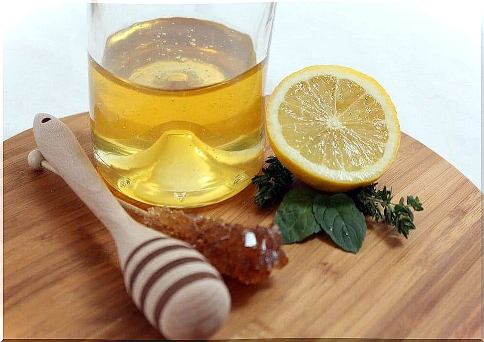 Lemon and honey help with the symptoms of respiratory diseases