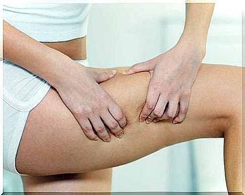 Lose weight with a film wrap and remove cellulite.