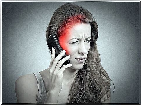 Disadvantages of a cell phone - Using a cell phone can be harmful to the brain.