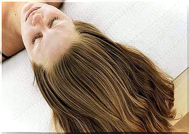 smooth hair straightens hair naturally