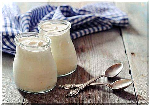 Probiotic foods: yogurt.