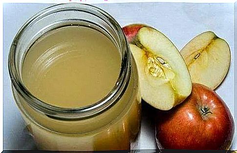 apple cider vinegar in a jar