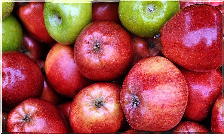 Apples can be eaten fresh with peel