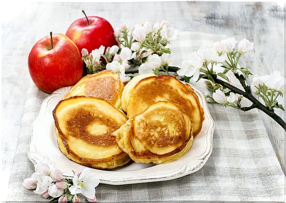 Apples can be used to make pancakes