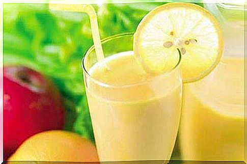 Weight loss smoothie from apple, lemon and grapefruit