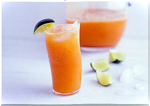 The weight loss drink contains apple, lemon and grapefruit.